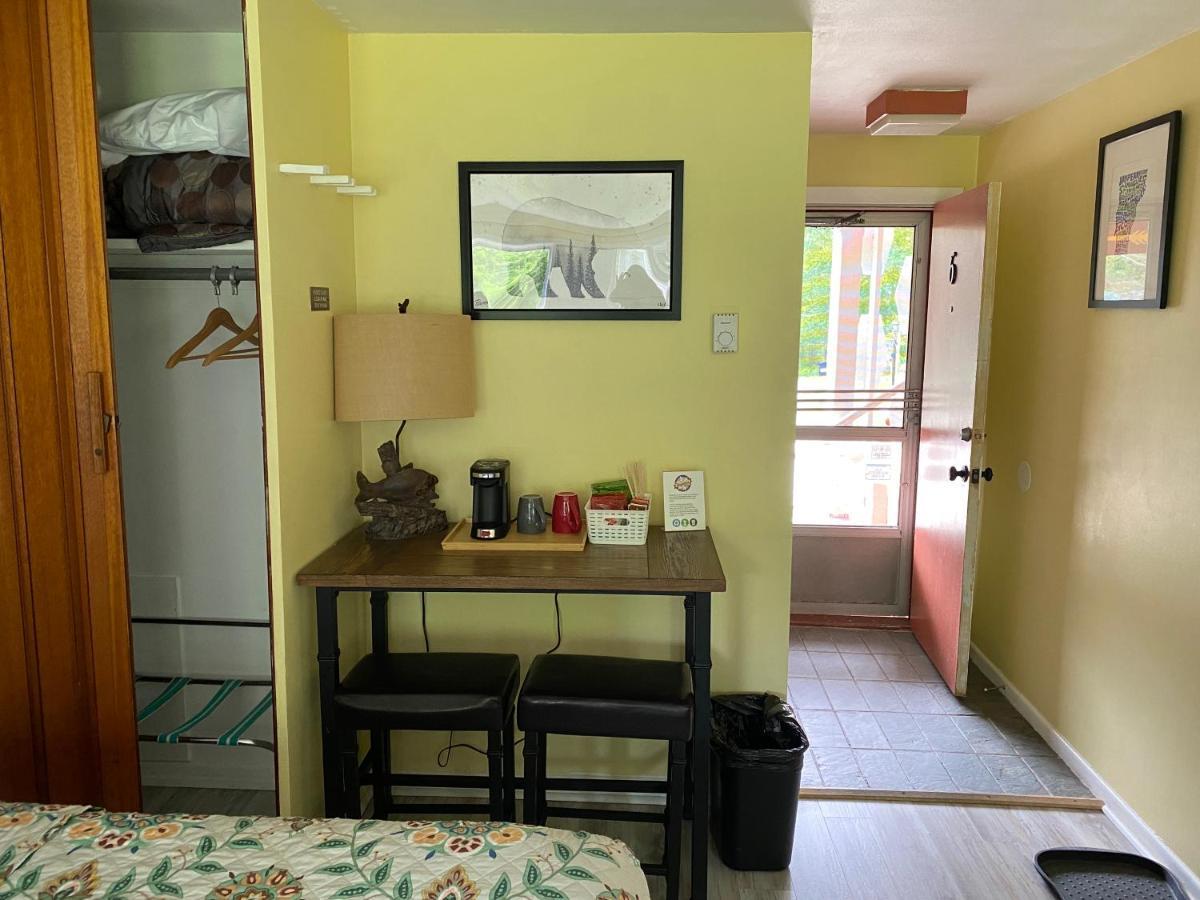 Snowdon Chalet Motel Londonderry Dış mekan fotoğraf