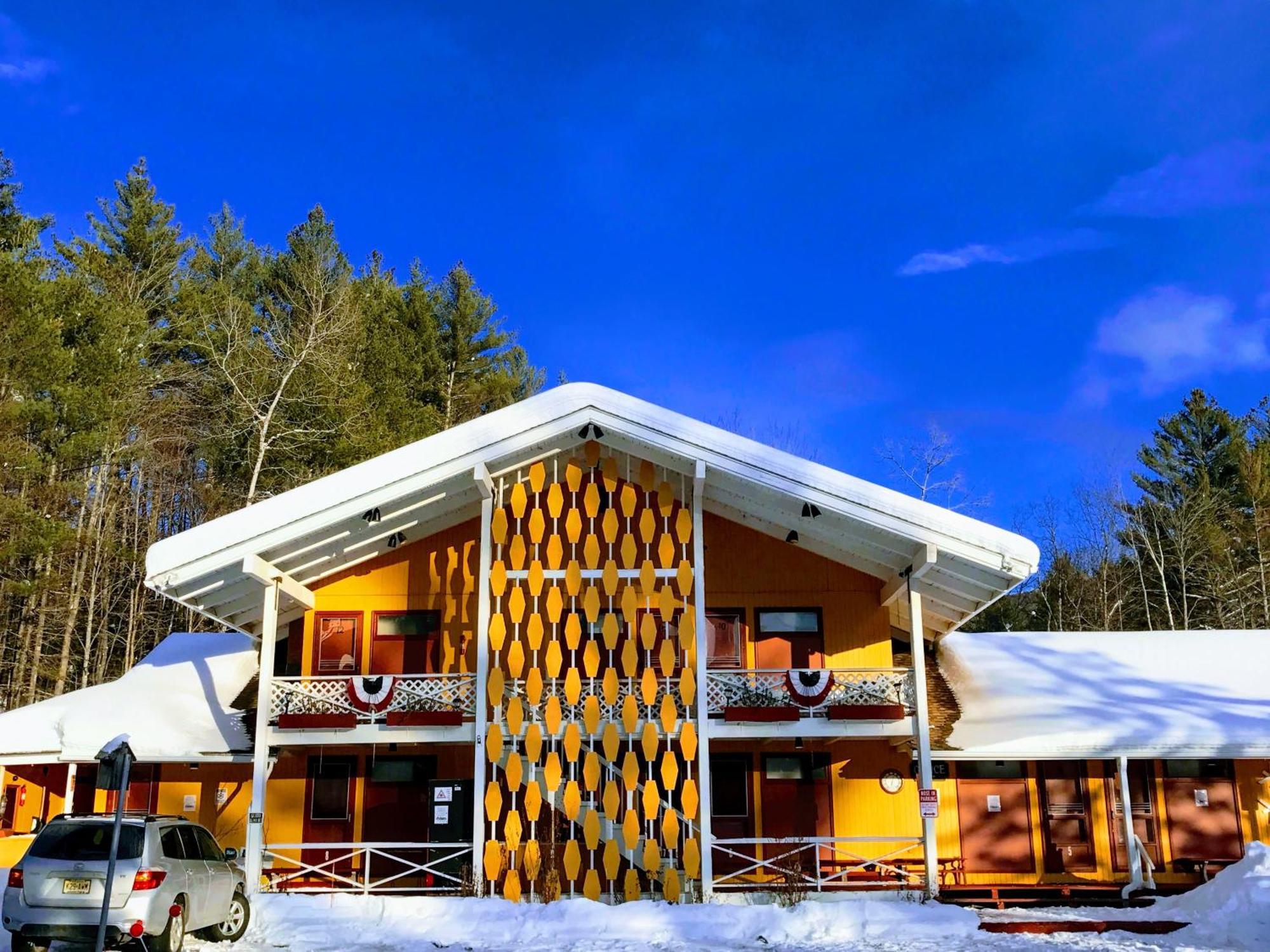 Snowdon Chalet Motel Londonderry Dış mekan fotoğraf